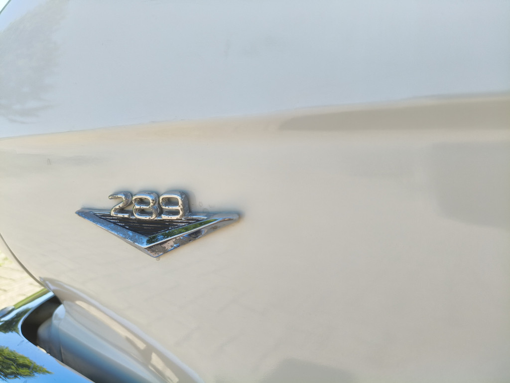 54418122-18.jpg