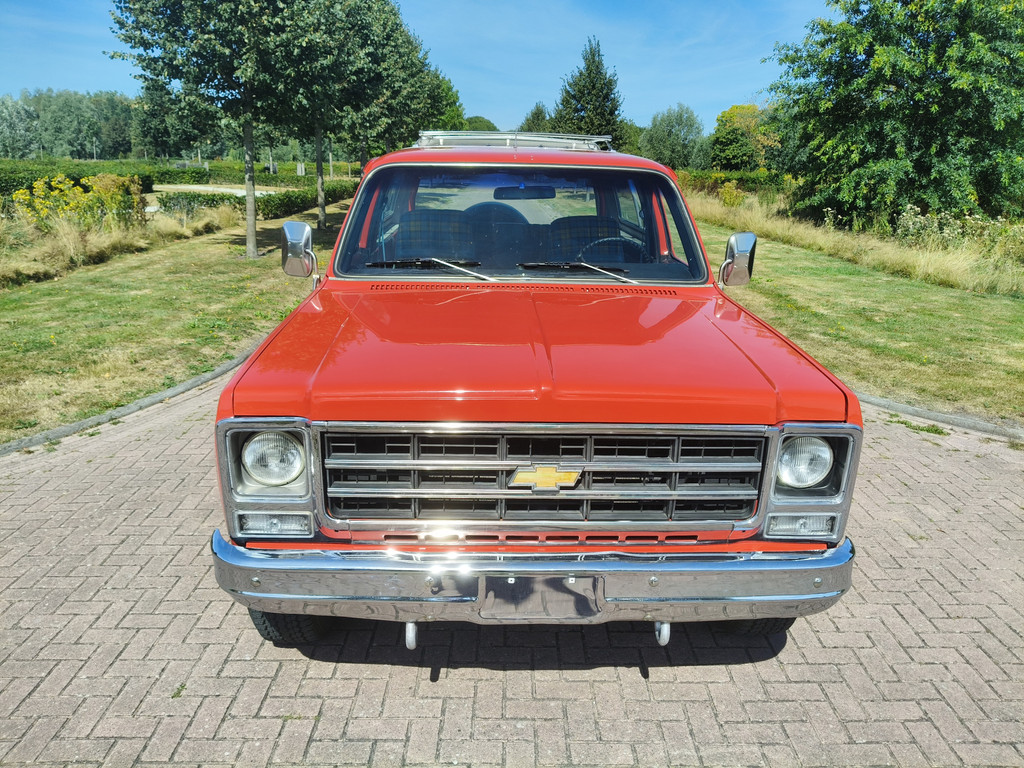 56135507-2.jpg