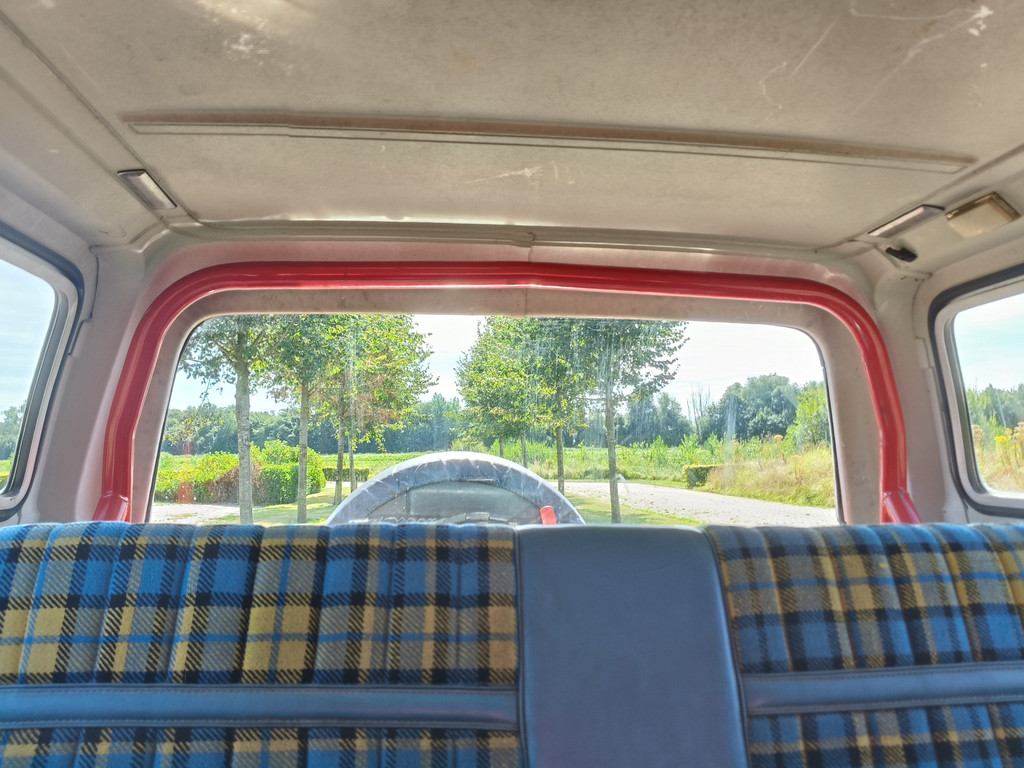 56135507-50.jpg