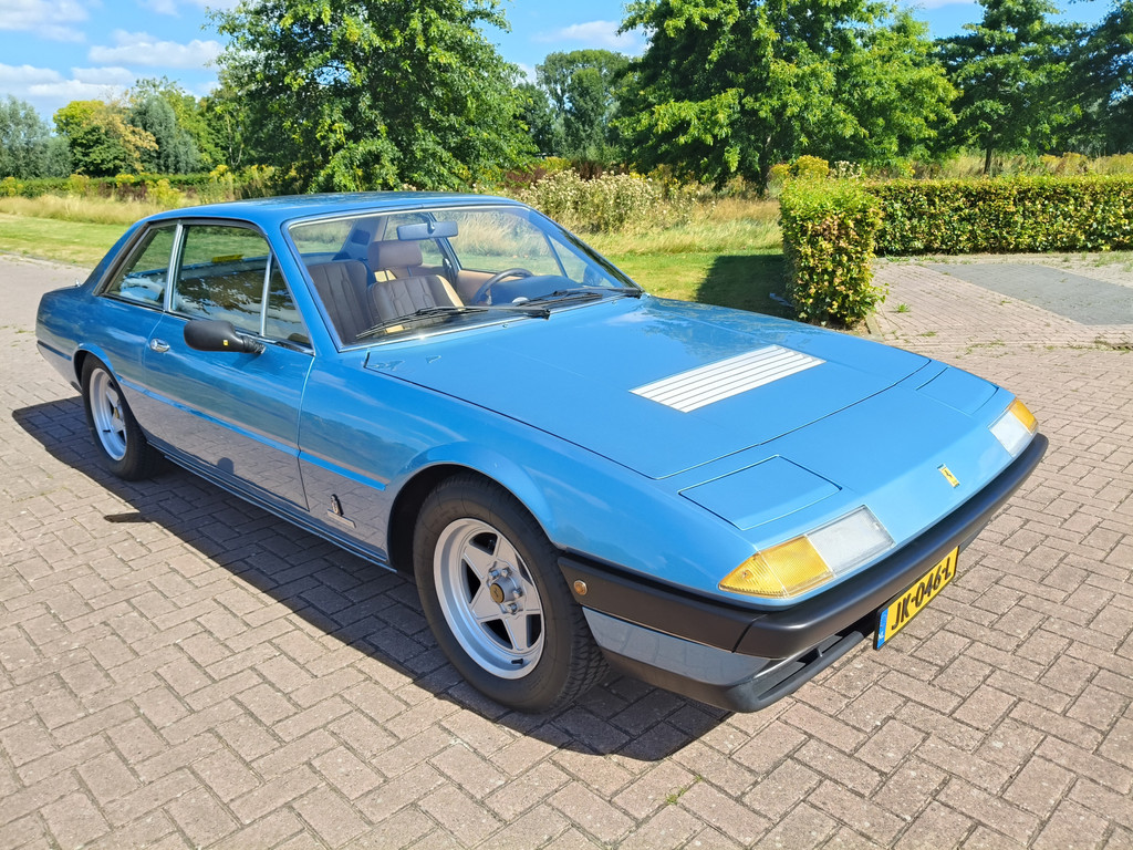 56137492-0.jpg