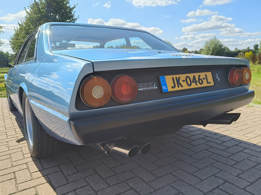 56137492-21.jpg