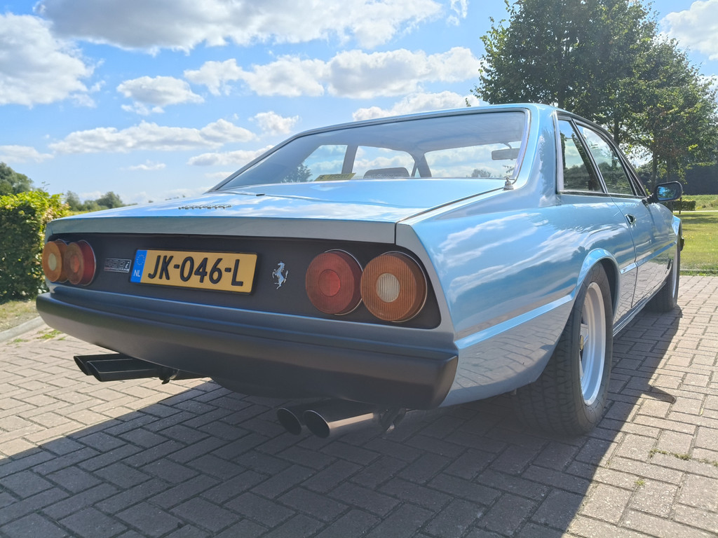 56137492-3.jpg