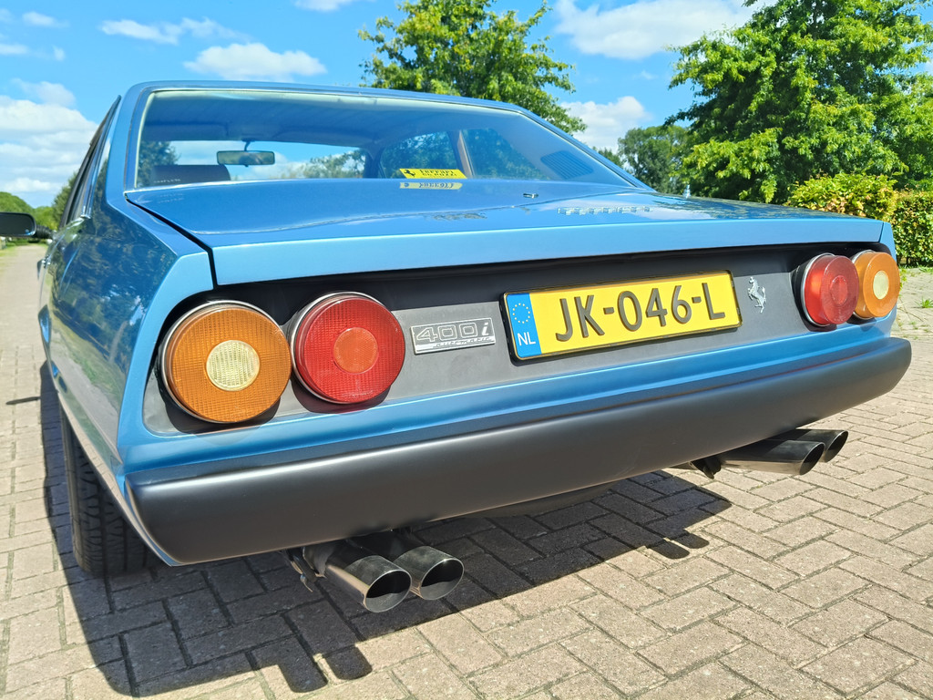 56137492-32.jpg