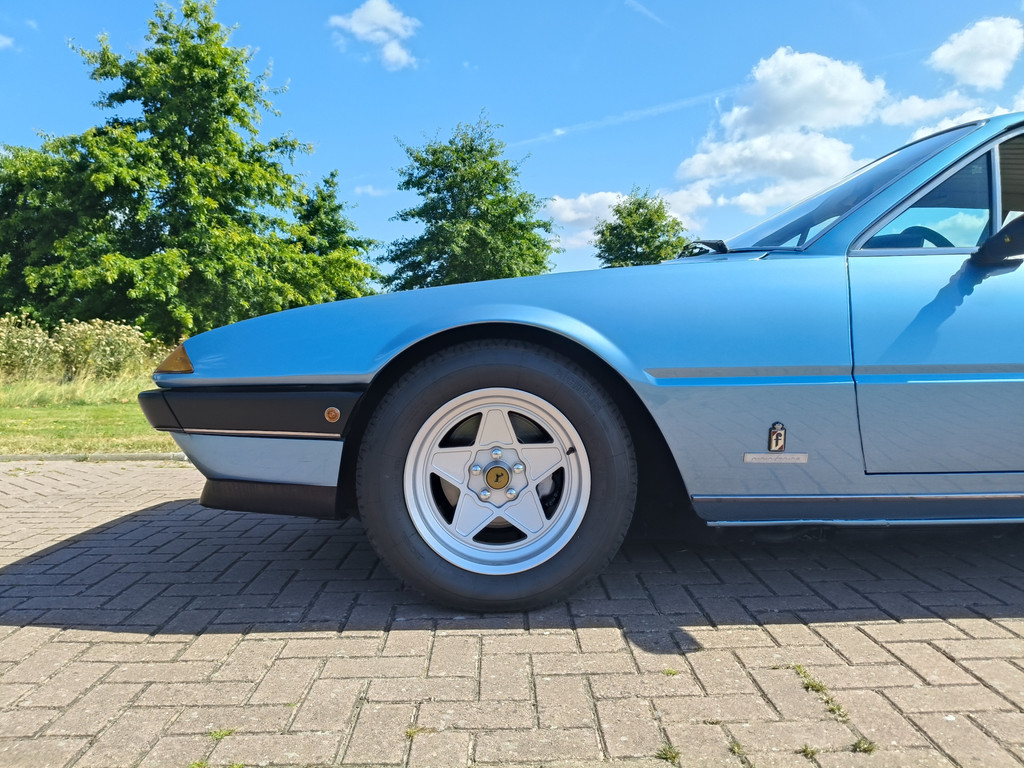 56137492-43.jpg