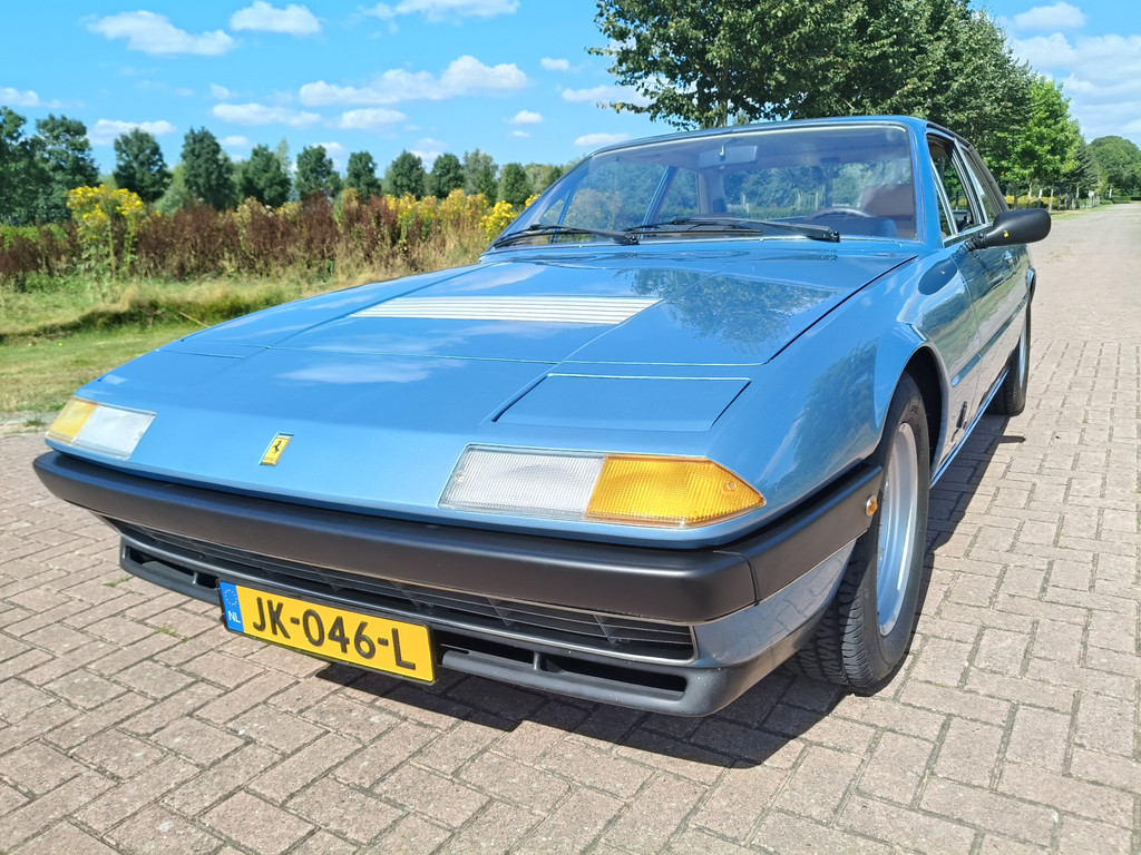 56137492-6.jpg