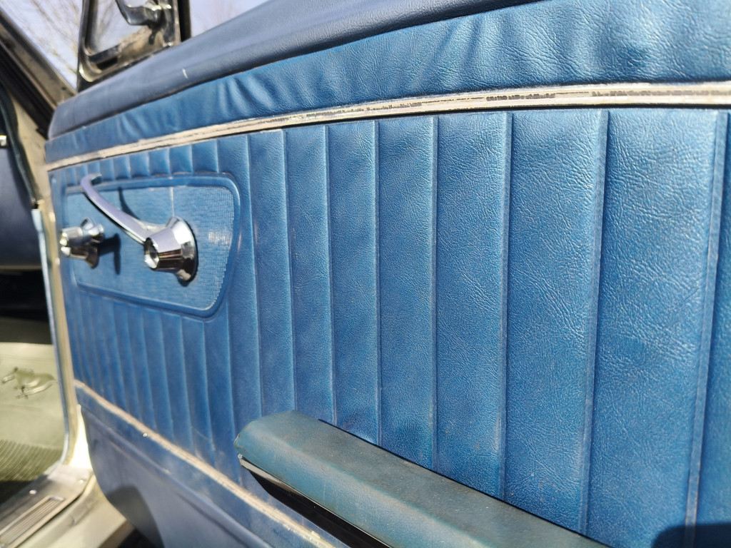 56422257-77.jpg